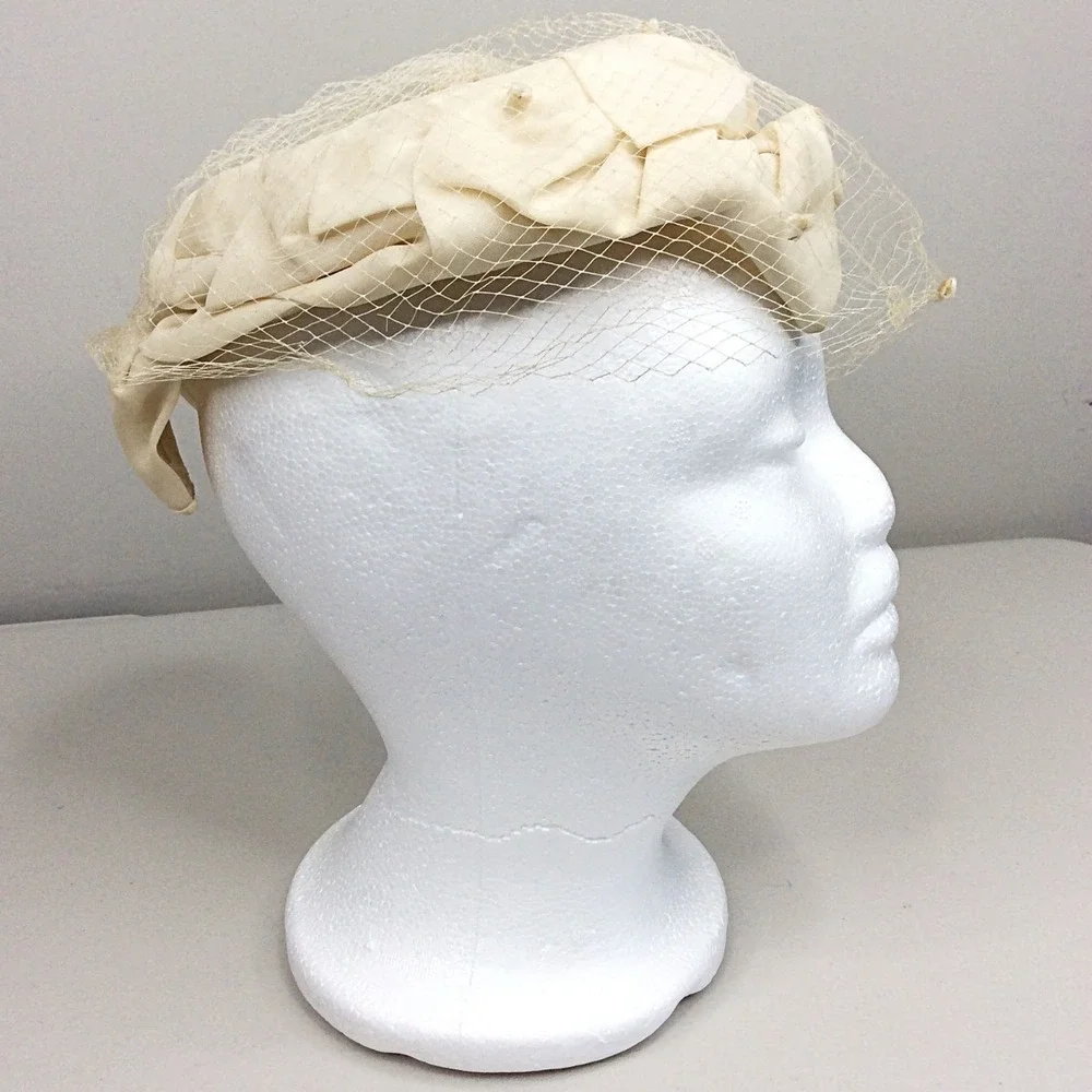 Vintage Women's Chiffon Pillbox Hat Lace Overlay Ruffled Ivory Cream 50s 60s